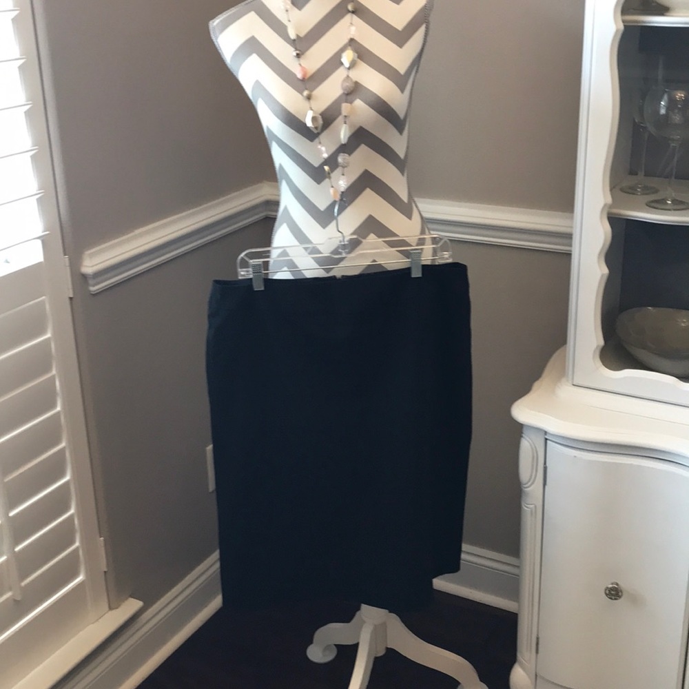 WHITE HOUSE BLACK MARKET skirt